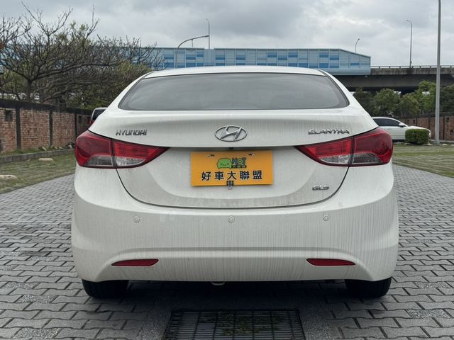 HYUNDAI現代 ELANTRA  第7張相片