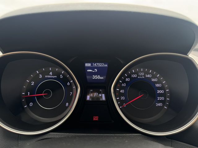 HYUNDAI現代 ELANTRA  第9張相片