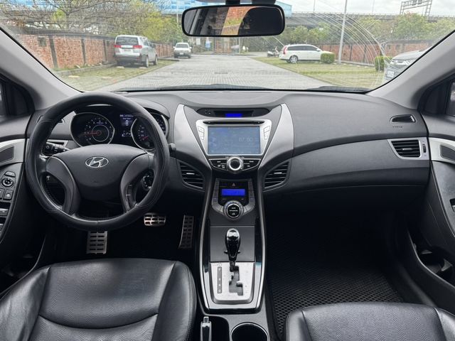 HYUNDAI現代 ELANTRA  第11張相片