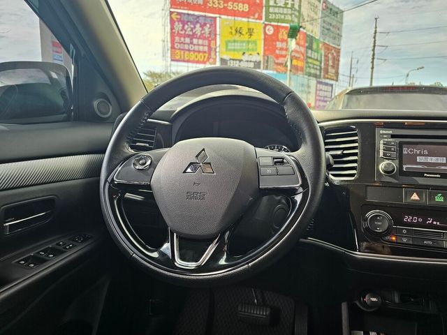 MITSUBISHI三菱 OUTLANDER  第17張相片