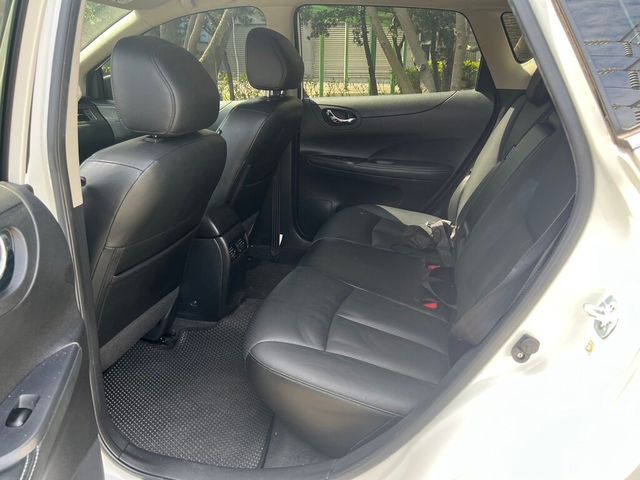 NISSAN日產 TIIDA  第15張相片