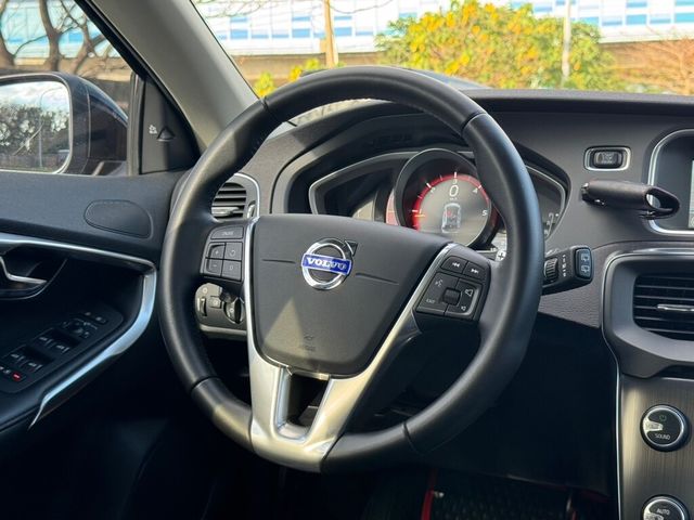 VOLVO富豪 V40  第17張相片