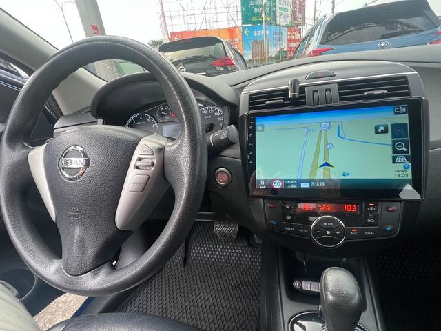 NISSAN日產 TIIDA  第5張相片