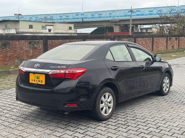 TOYOTA豐田 ALTIS  第2張相片