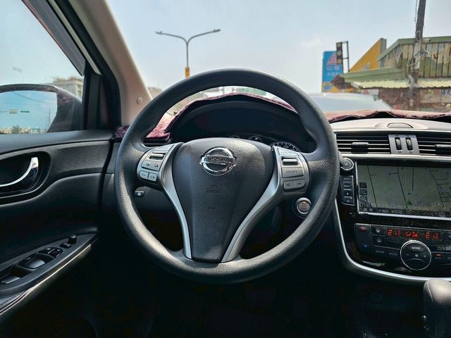 NISSAN日產 TIIDA  第7張相片