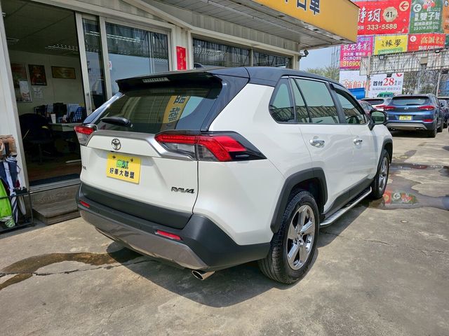 TOYOTA豐田 RAV4  第2張相片