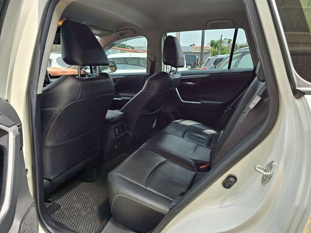 TOYOTA豐田 RAV4  第8張相片