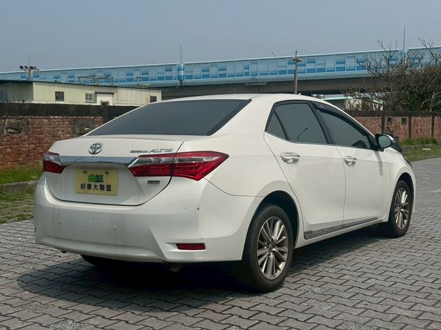 TOYOTA豐田 ALTIS  第2張相片