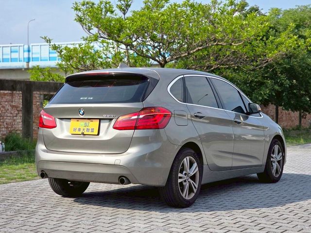 BMW寶馬 220I  第2張相片