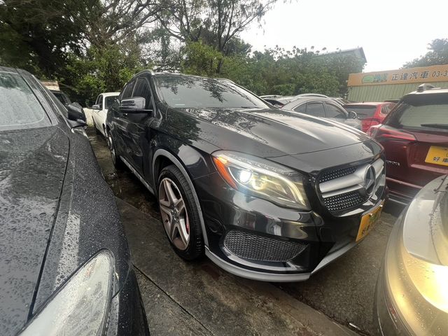 M-BENZ賓士 GLA250  第2張相片