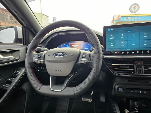 FORD福特 FOCUS WAGON  第8張相片