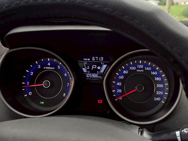 HYUNDAI現代 ELANTRA  第5張相片