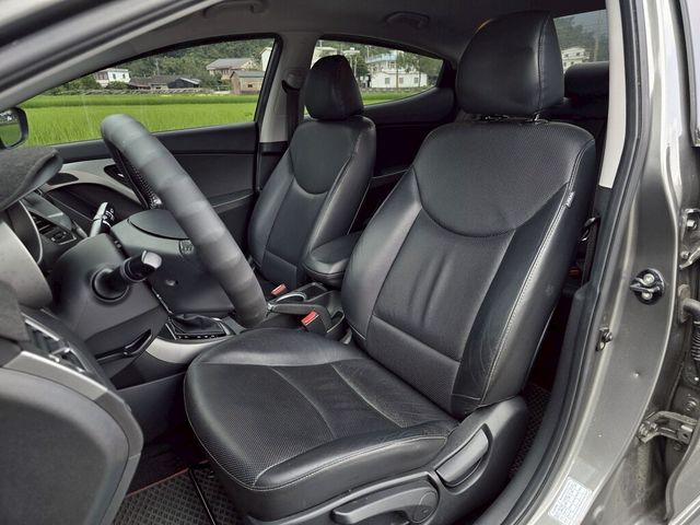HYUNDAI現代 ELANTRA  第8張相片