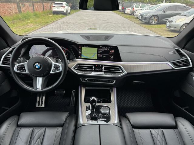 BMW寶馬 X5 XDRIVE25D  第8張相片
