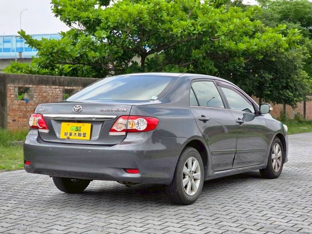 TOYOTA豐田 ALTIS  第2張相片