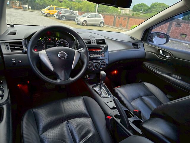 NISSAN日產 TIIDA  第8張相片