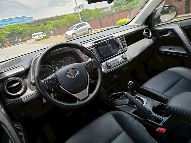 TOYOTA豐田 RAV4  第8張相片