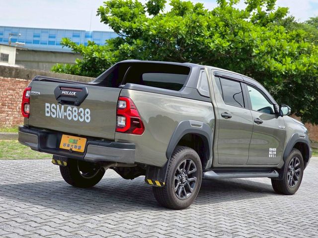 TOYOTA豐田 HILUX  第2張相片