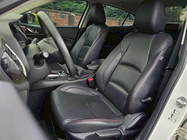 MAZDA馬自達 MAZDA 3  第8張相片