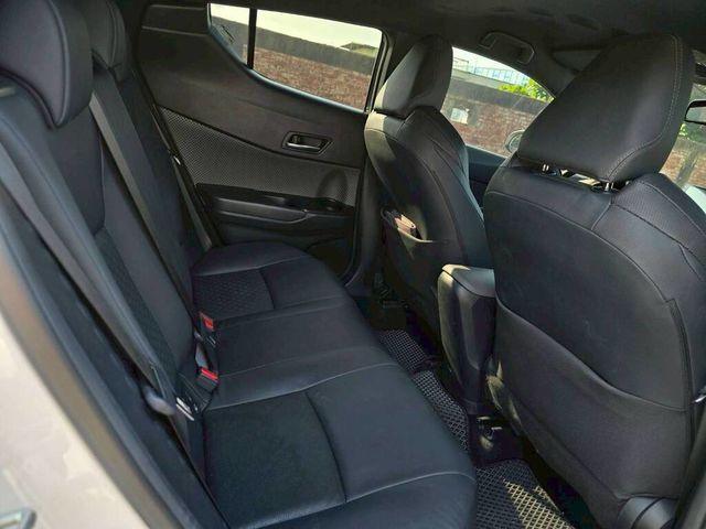 TOYOTA豐田 C-HR  第8張相片