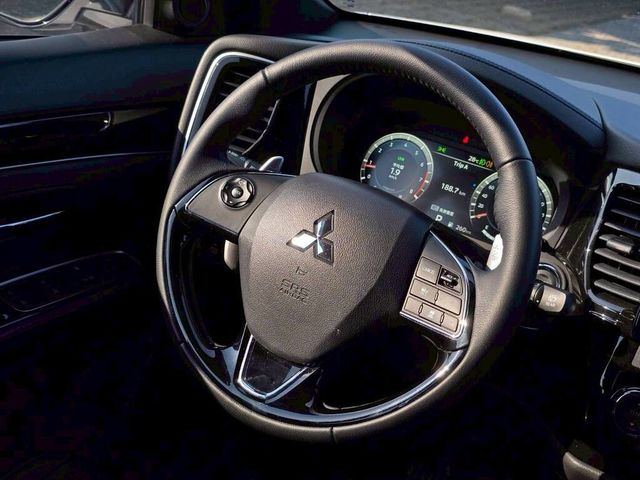 MITSUBISHI三菱 OUTLANDER  第7張相片