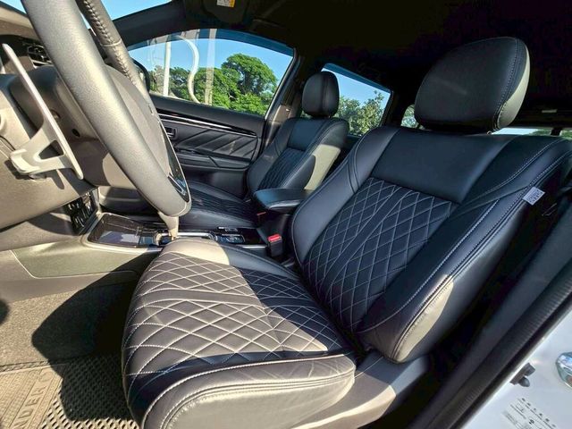 MITSUBISHI三菱 OUTLANDER  第8張相片