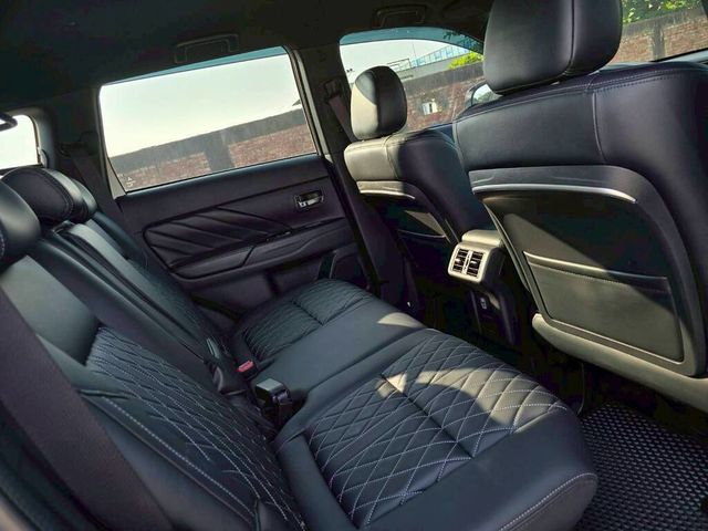 MITSUBISHI三菱 OUTLANDER  第10張相片