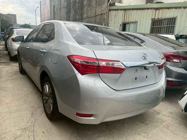 TOYOTA豐田 ALTIS  第2張相片