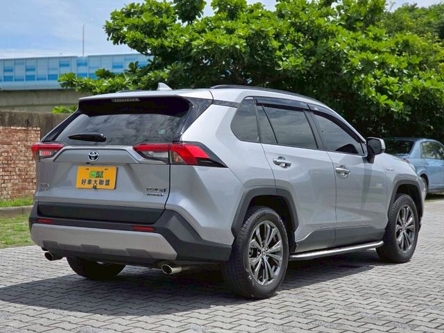 TOYOTA豐田 RAV4  第2張相片