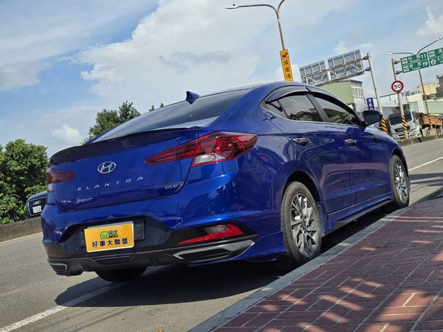 HYUNDAI現代 ELANTRA  第2張相片