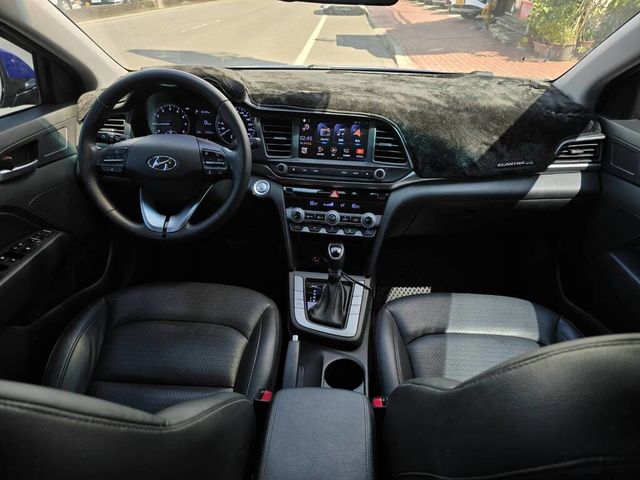 HYUNDAI現代 ELANTRA  第6張相片