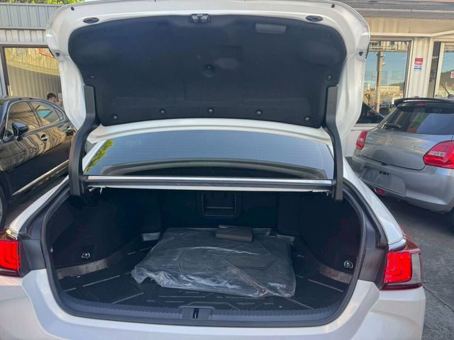 LEXUS凌志 ES200  第11張相片