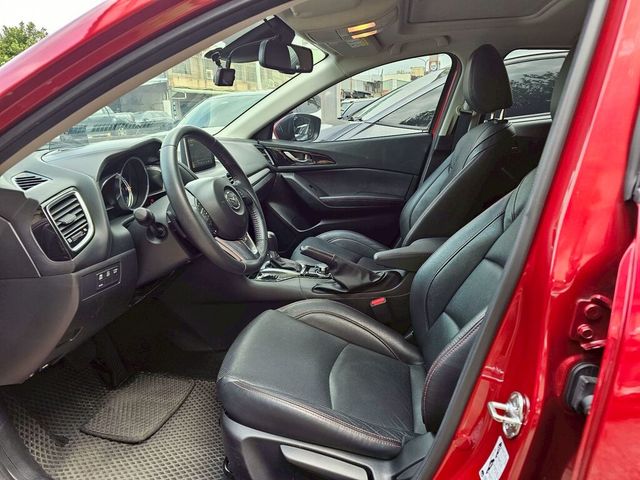 MAZDA馬自達 MAZDA 3  第7張相片