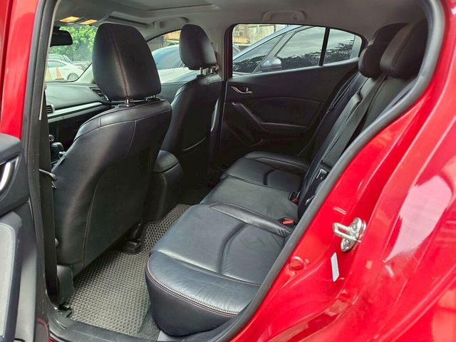 MAZDA馬自達 MAZDA 3  第8張相片
