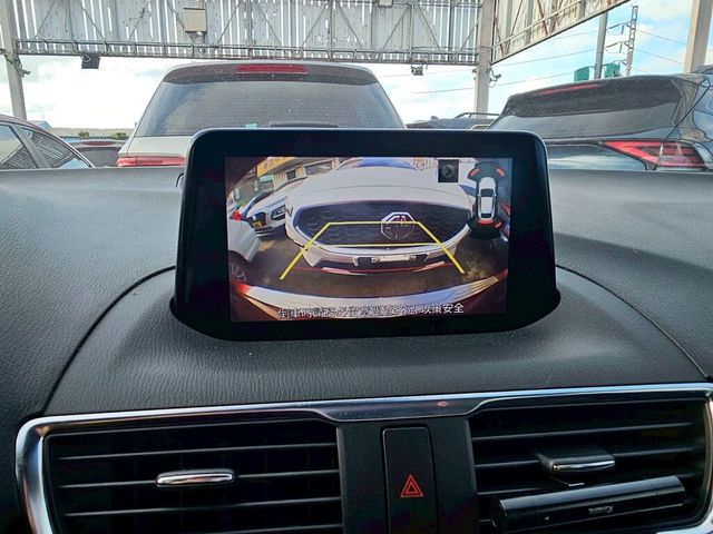 MAZDA馬自達 MAZDA 3  第7張相片