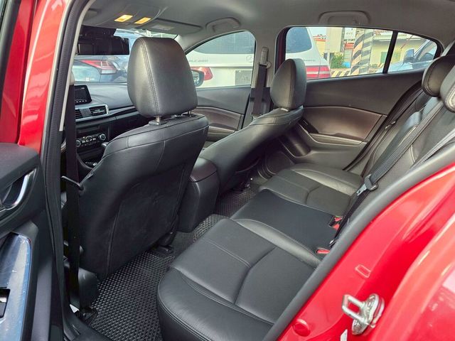 MAZDA馬自達 MAZDA 3  第9張相片