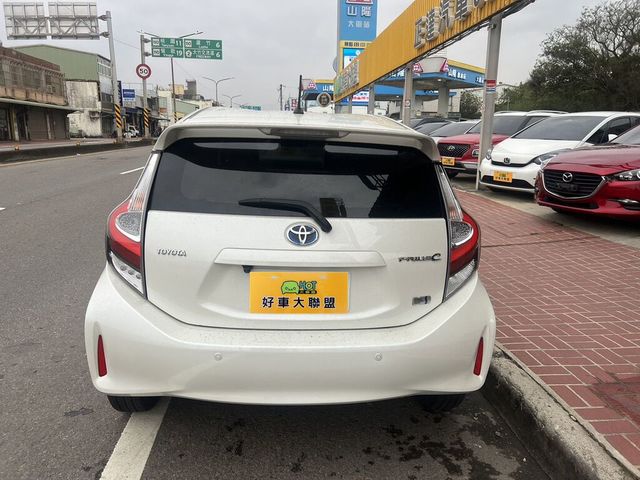 TOYOTA豐田 PRIUS C  第4張相片