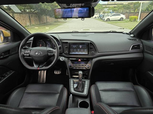 HYUNDAI現代 ELANTRA  第6張相片