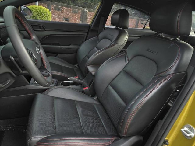 HYUNDAI現代 ELANTRA  第8張相片