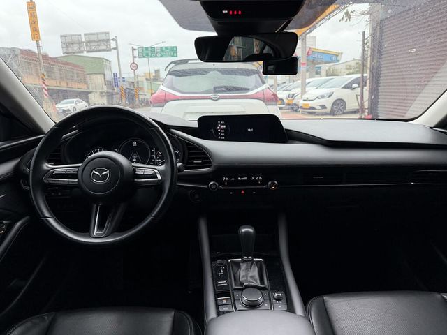 MAZDA馬自達 MAZDA 3  第7張相片