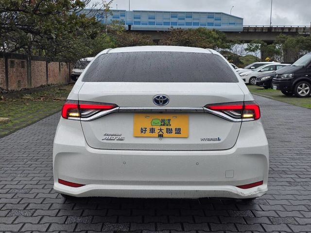 TOYOTA豐田 COROLLA ALTIS HYBRID  第4張相片
