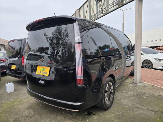 HYUNDAI現代 STARIA  第2張相片