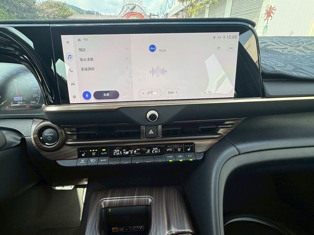 TOYOTA豐田 CROWN  第9張相片