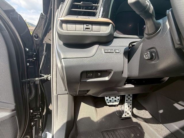 TOYOTA豐田 CROWN  第10張相片