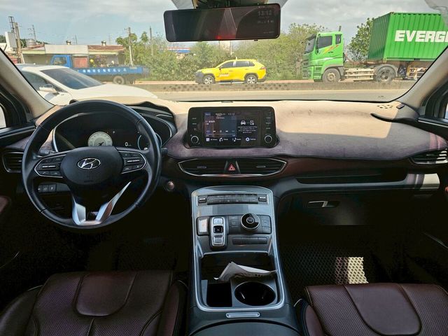 HYUNDAI現代 SANTA FE  第6張相片