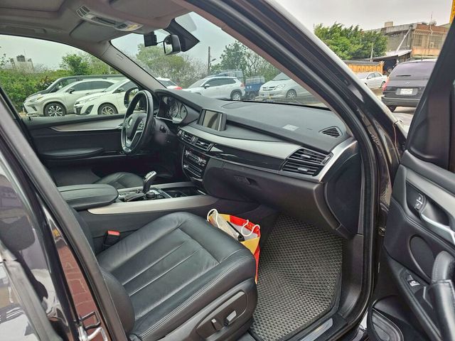 BMW寶馬 X5 XDRIVE25D  第8張相片
