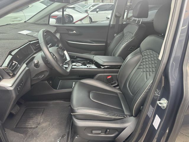 HYUNDAI現代 CUSTIN  第10張相片