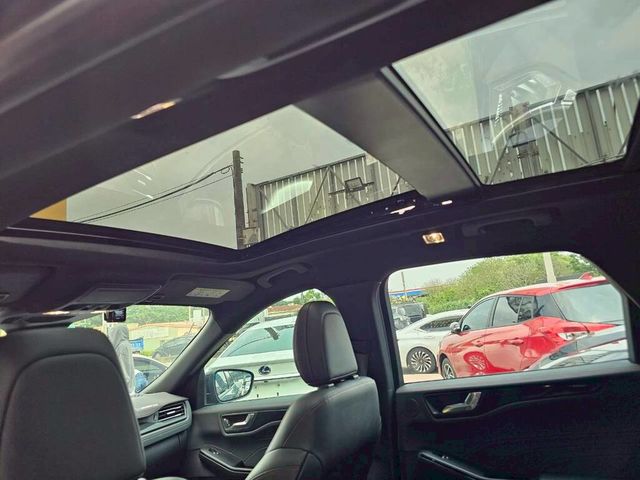 FORD福特 KUGA  第9張相片