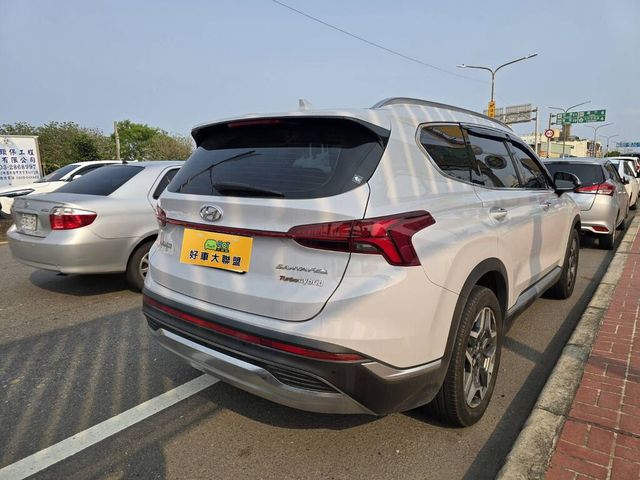 HYUNDAI現代 SANTA FE  第2張相片
