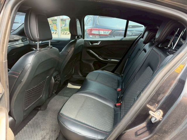 FORD福特 FOCUS ST  第10張相片